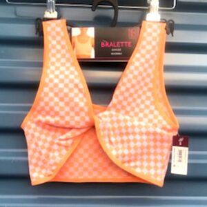 Twist Bralette Seamless Reversible . Size: Small {4-6} . No Boundaries